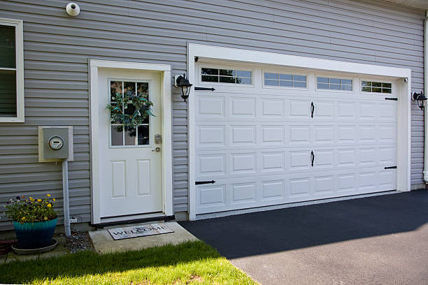 24/7 Emergency Garage Door Panel Replacement experts in Louisa, KY
